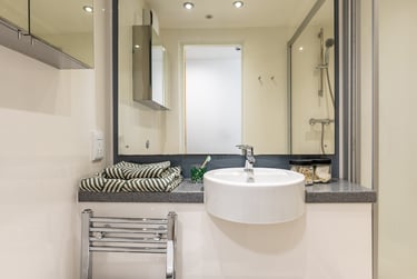 Platinum En suite Two Bed Flat - Image 5